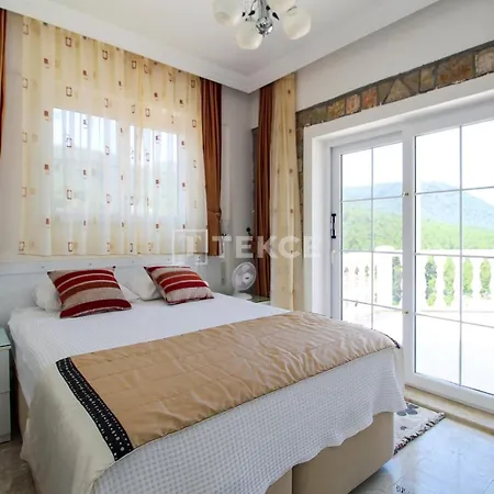 Tekce Yesiluezuemlue No 17 Villa Uzumlu