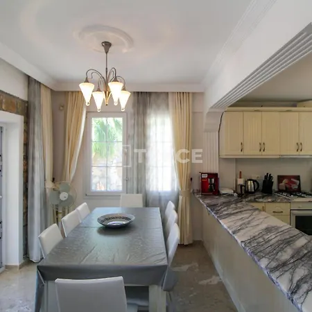 Tekce Yesiluezuemlue No 17 Villa Uzumlu