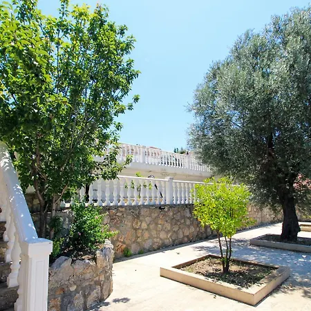 Villa Tekce Yesiluezuemlue No 17