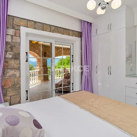 Tekce Yesiluezuemlue No 17 Villa