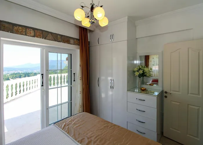 Tekce Yesiluezuemlue Villa No 17 *