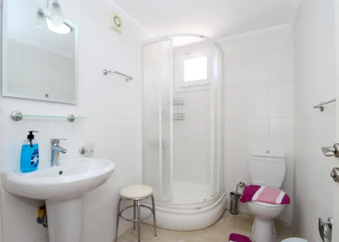Tekce Yesiluezuemlue Villa No 17